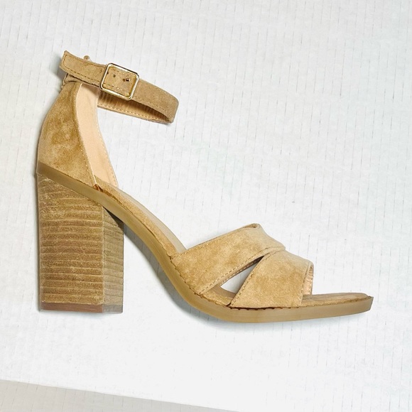 Retro Y2K Style Chunky Platform Block Heels - Picture 9 of 12